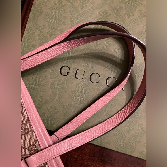 Beautiful Gucci GG Canvas Bree Tote. EUC Pink leather w/Goldtone Hardware. - Picture 4 of 14